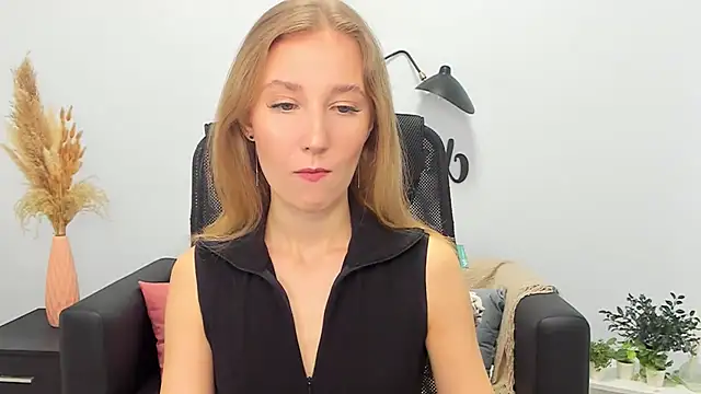 LolaWilsons online show from 02/26/25, 06:15