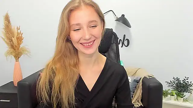 LolaWilsons online show from 02/27/25, 09:22