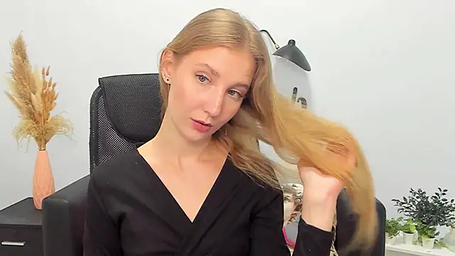 LolaWilsons online show from 02/27/25, 12:23