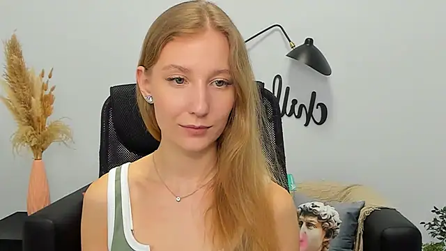 LolaWilsons online show from 03/19/25, 12:23