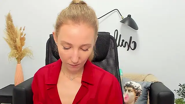 LolaWilsons online show from 03/20/25, 12:22