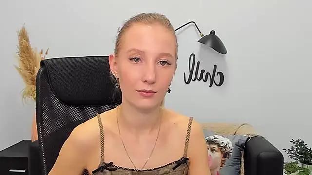 LolaWilsons online show from 03/21/25, 12:28