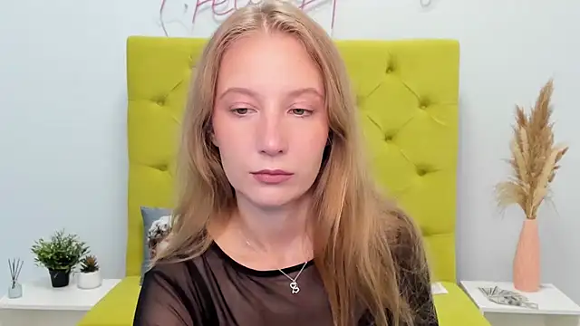 LolaWilsons online show from 06/23/26, 06:22