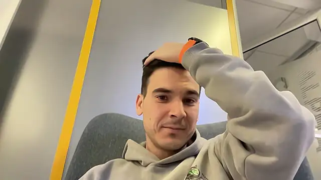 Snapshot of streamy_test13 chatting on 02/19/26, 03:52 streamy test13 online show from 02/19/26, 03:52