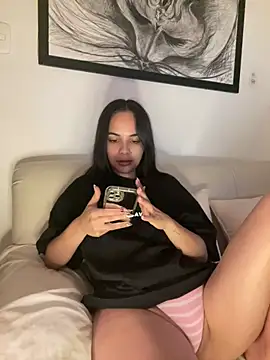 Snapshot of gabyaridi chatting on 12/20/24, 12:30 gabyaridi online show from 12/20/24, 12:30