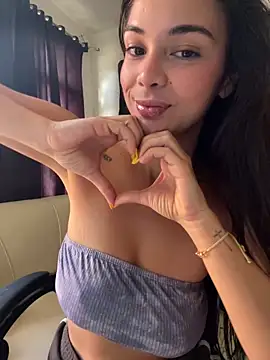 Snapshot of gabyaridi chatting on 01/30/25, 01:53 gabyaridi online show from 01/30/25, 01:53