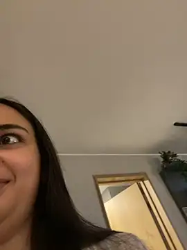 Snapshot of gabyaridi chatting on 09/29/25, 01:27 gabyaridi online show from 09/29/25, 01:27