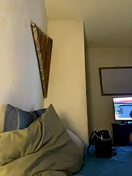 Snapshot of gabyaridi chatting on 10/17/25, 12:36 gabyaridi online show from 10/17/25, 12:36