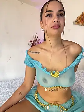 Snapshot of gabyaridi chatting on 10/29/25, 04:42 gabyaridi online show from 10/29/25, 04:42