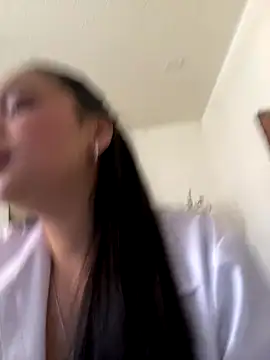 Snapshot of gabyaridi chatting on 11/12/25, 02:28 gabyaridi online show from 11/12/25, 02:28