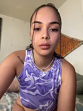 Snapshot of gabyaridi chatting on 11/24/25, 04:29 gabyaridi online show from 11/24/25, 04:29