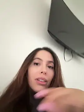 Snapshot of Amber_Rush_ chatting on 10/15/25, 08:09 Amber Rush online show from 10/15/25, 08:09