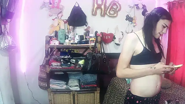 Snapshot of alexxa_dirty chatting on 12/15/24, 02:27 alexxa dirty online show from 12/15/24, 02:27