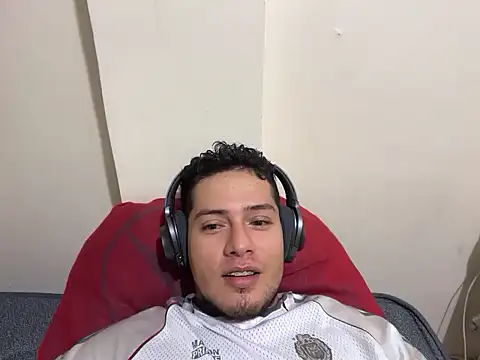 Malandralle online show from 11/26/25, 05:08