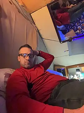 Snapshot of Manwhorxxlcock chatting on 11/12/25, 12:00 Manwhorxxlcock online show from 11/12/25, 12:00