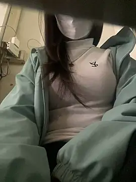 Snapshot of Tuongvy05 chatting on 01/01/25, 02:41 Tuongvy05 online show from 01/01/25, 02:41