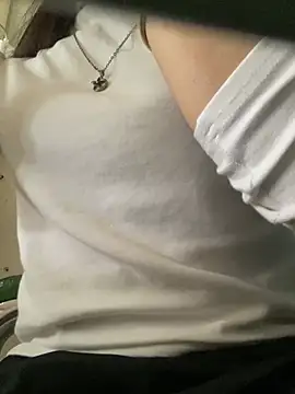 Snapshot of Tuongvy05 chatting on 01/03/25, 05:50 Tuongvy05 online show from 01/03/25, 05:50