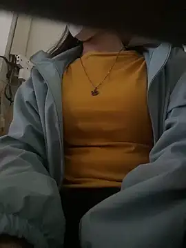 Snapshot of Tuongvy05 chatting on 01/23/25, 03:37 Tuongvy05 online show from 01/23/25, 03:37