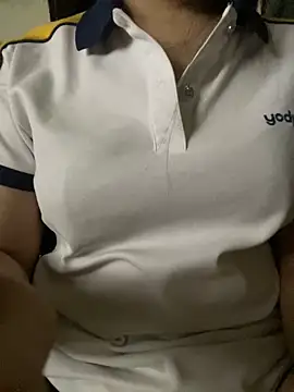 Snapshot of Tuongvy05 chatting on 09/27/25, 04:34 Tuongvy05 online show from 09/27/25, 04:34