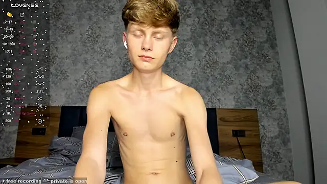 Snapshot of christian_di0r chatting on 03/17/25, 05:16 christian di0r online show from 03/17/25, 05:16