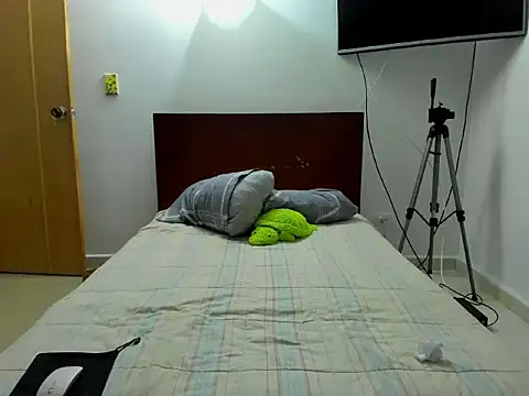 Chandler ken online show from 11/17/25, 04:18