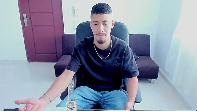 Snapshot of Chandler_ken chatting on 02/14/26, 10:28 Chandler ken online show from 02/14/26, 10:28