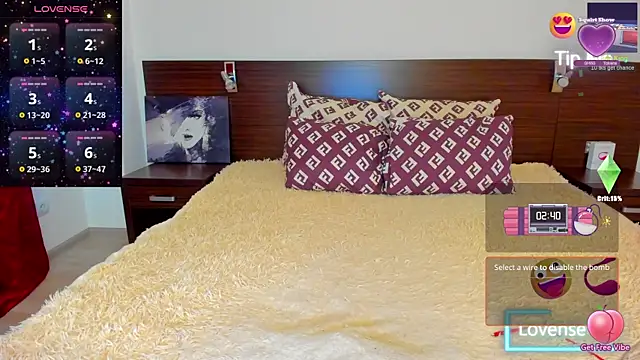 Snapshot of Hanna_Becrett17 chatting on 12/17/24, 05:18 Hanna Becrett17 online show from 12/17/24, 05:18