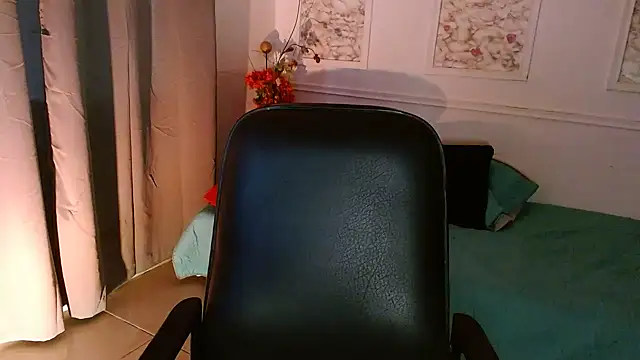 Snapshot of Susana_hank2 chatting on 03/06/25, 10:47 Susana hank2 online show from 03/06/25, 10:47