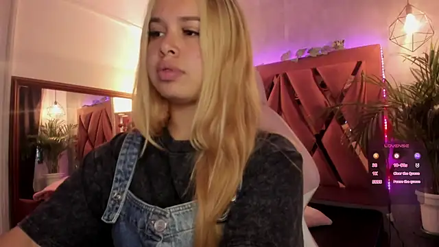 Haelycute online show from 01/28/25, 11:17