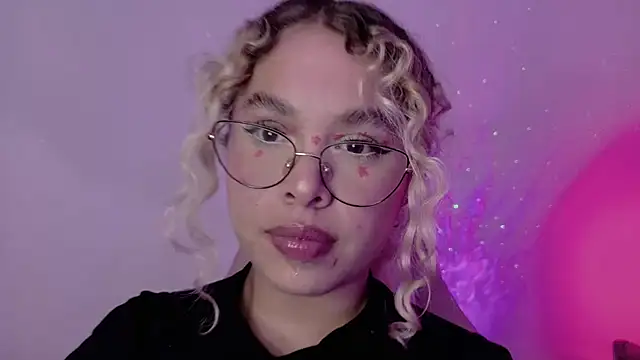 Haelycute online show from 06/25/26, 04:45