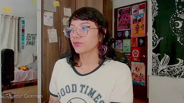 melissahowl online show from 10/20/25, 02:34