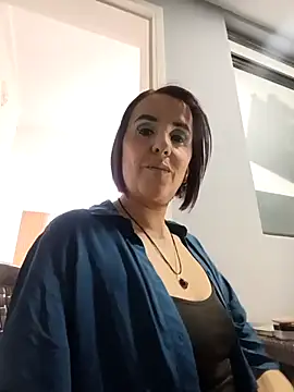 IsisBlake online show from 10/05/25, 03:05