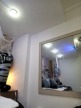 IsisBlake online show from 10/31/25, 11:11