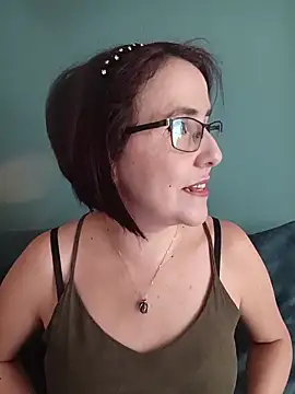 Snapshot of IsisBlake chatting on 06/21/26, 05:37 IsisBlake online show from 06/21/26, 05:37