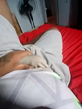 Snapshot of morenogts69 chatting on 02/02/25, 06:10 morenogts69 online show from 02/02/25, 06:10