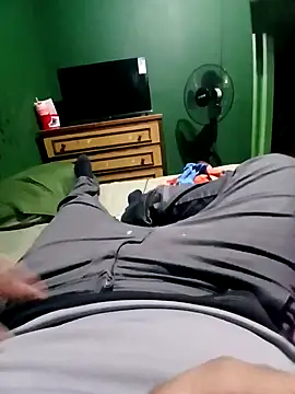 Snapshot of morenogts69 chatting on 10/17/25, 04:37 morenogts69 online show from 10/17/25, 04:37