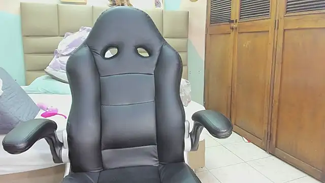 lilybaudyn  online show from 02/26/25, 08:04