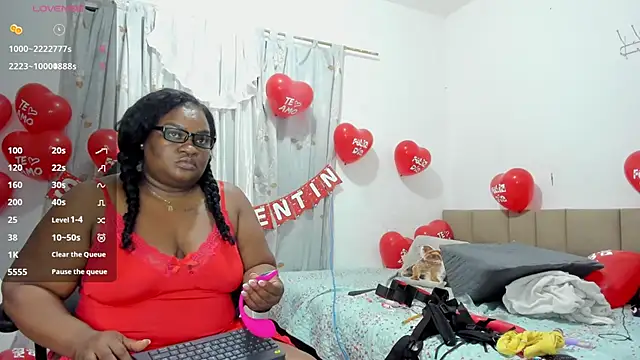 Snapshot of lilybaudyn_ chatting on 02/13/26, 10:17 lilybaudyn online show from 02/13/26, 10:17