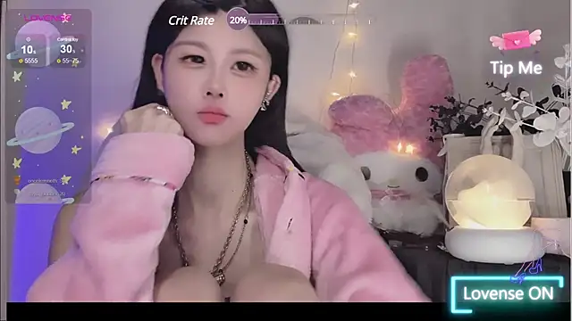 Snapshot of O0_0Q chatting on 12/17/24, 04:53 O0 0Q online show from 12/17/24, 04:53