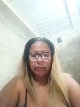 Snapshot of Afroditabichota chatting on 03/19/25, 12:15 Afroditabichota online show from 03/19/25, 12:15