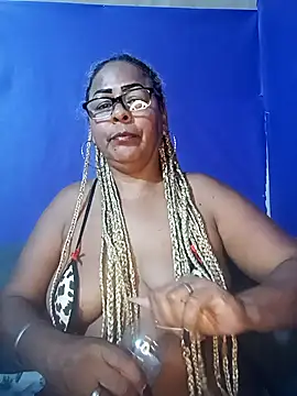 Snapshot of Afroditabichota chatting on 10/02/25, 12:50 Afroditabichota online show from 10/02/25, 12:50