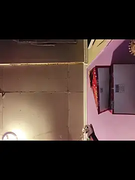 Snapshot of Tristan40@xh chatting on 05/04/26, 04:19 Tristan40xh online show from 05/04/26, 04:19
