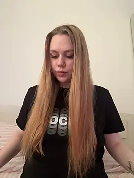 Snapshot of Marylallka5 chatting on 06/20/26, 02:31 Marylallka5 online show from 06/20/26, 02:31