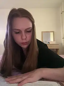 Snapshot of Marylallka5 chatting on 07/16/26, 06:14 Marylallka5 online show from 07/16/26, 06:14