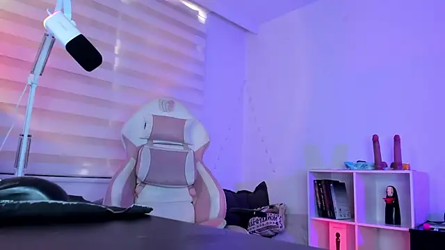 Gaby Miller22 online show from 10/31/25, 04:08