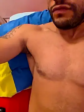 Snapshot of Macholatino8611 chatting on 10/15/25, 05:24 Macholatino8611 online show from 10/15/25, 05:24