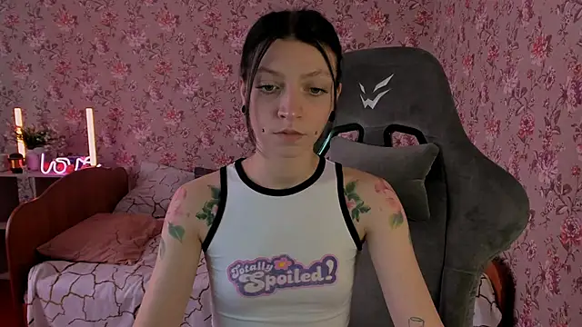 Lolly Haze online show from 11/25/25, 04:23