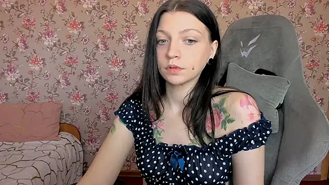 Lolly Haze online show from 05/05/26, 03:25