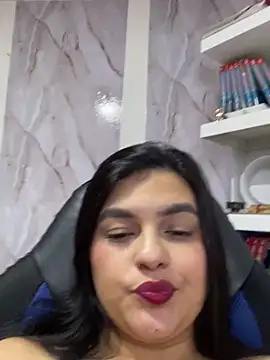 Snapshot of alayasmile chatting on 10/02/25, 04:41 alayasmile online show from 10/02/25, 04:41