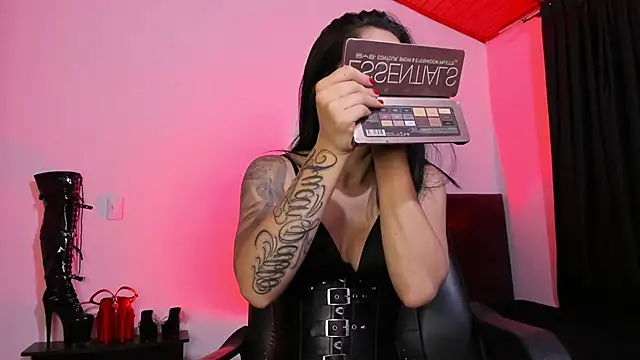 Snapshot of MistressVenena chatting on 01/15/26, 11:52 MistressVenena online show from 01/15/26, 11:52